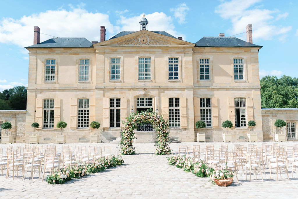 floral arch at chateau de Villete