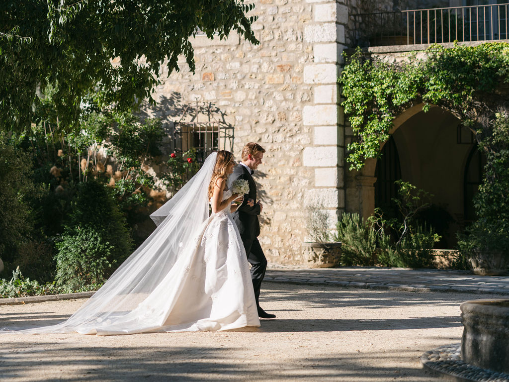 capucineatelierfloral_chateaudeberne_Liz and nick