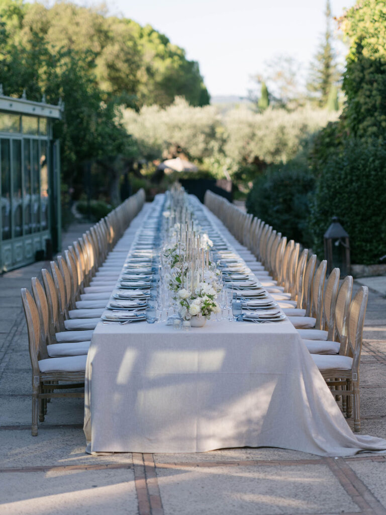 capucineatelierfloral_chateaudeberne_liz and nick_ table