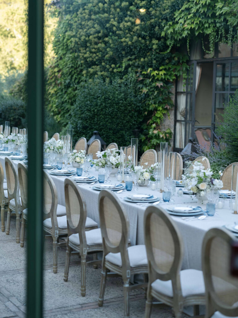 capucineatelierfloral_chateaudeberne_liz and nick_ table