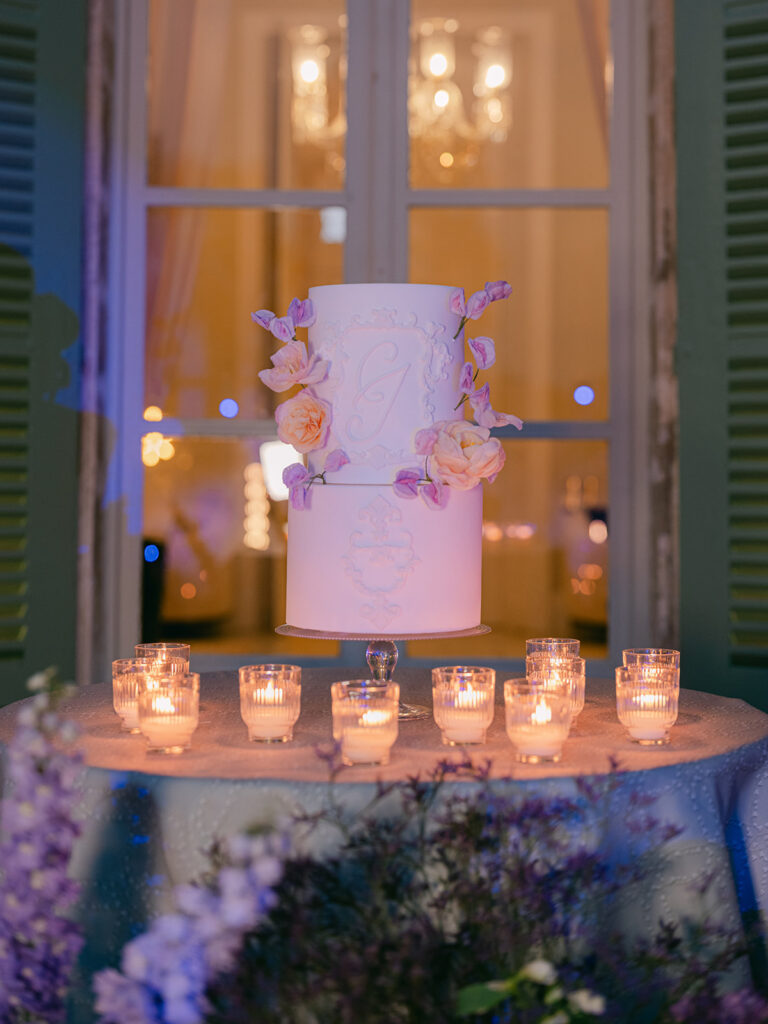 wedding cake in the evening